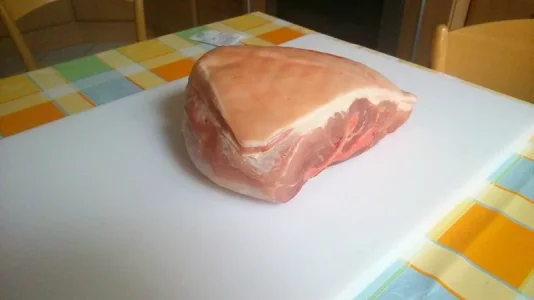 22015147fu.webp