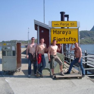 Am Fähranleger in Brattvag, von wo die Fähre nach Fjörtoft fuhr.