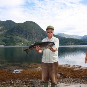 Fisch und Angler glücklich zusammen..., na ja der Fisch wohl nicht so glücklich