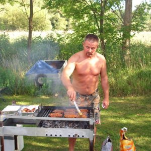 Oh, der Grillmeister kommt ins Schwitzen