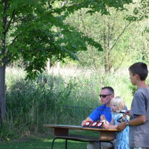 voll konzentriert, der Angelnachwuchs