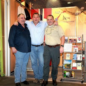 gewichtige  Personen am Stand2