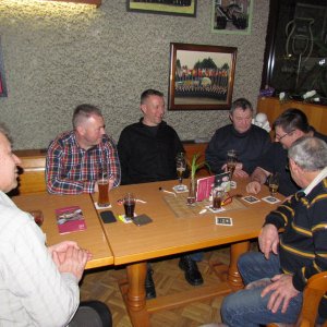 Der runde Tisch ist aber eckig.