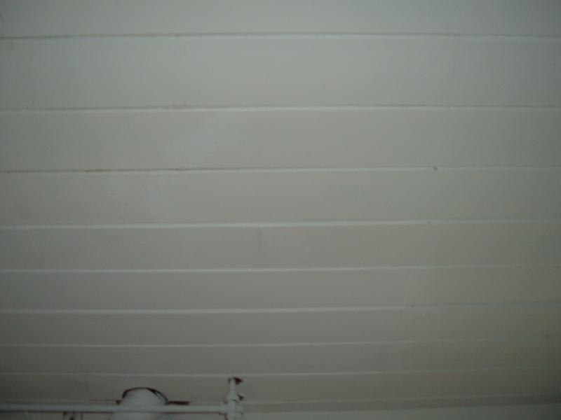 Abfluß (Decke) nach dem malern