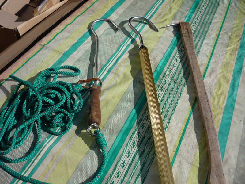 angelmaterial 010 - grosses gaff, grosses klepp und flying gaff nehm ich mit -- volker nimmt die kveite-schwanzschlinge mit