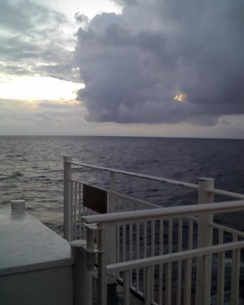 Auf der Fjordcat/ Rückreise

Bizarre Wolken