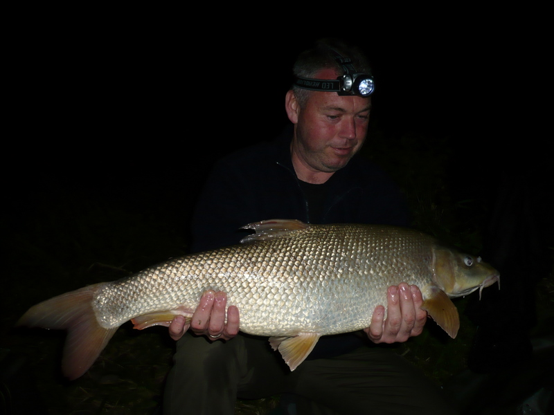 Barbe 6,020kg vom 02.10.2011
meine gröste Barbe.
Bei Rute & Rolle Siegerfisch 2012