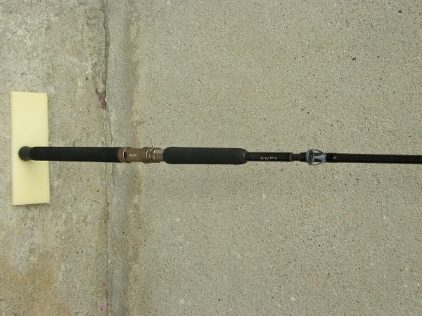 Boots-Naturköderrute 30lbs
Blank      Glasfiber
Griff        Duplon
Ringe      8+1 Bockringe
RollenH.   Alps Triangular