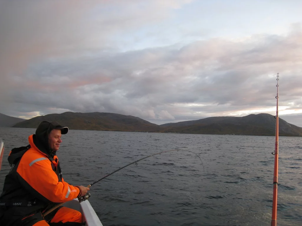 das neue Pioner Multi mit 30 PS 4-Takt Honda, Echolot-Kartenplotter von RayMarine