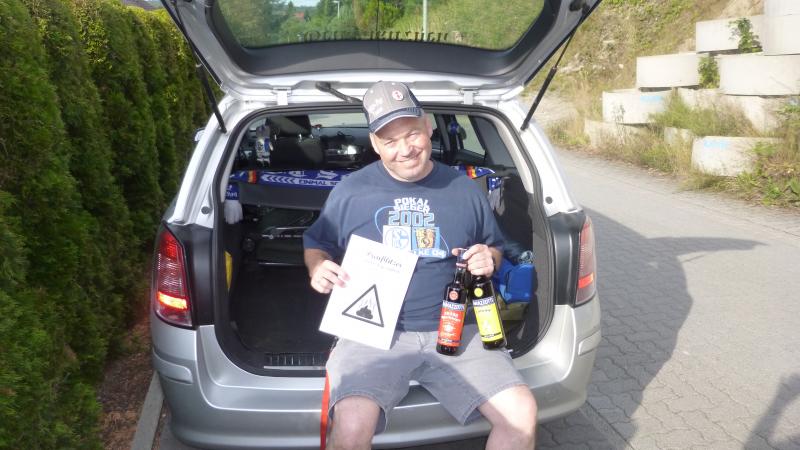 Die drei wichtigsten Dinge für Natur pur sind,
Gesangsbuch, Teamkappe und Blutaustauschkonserven wegen der Mücken.