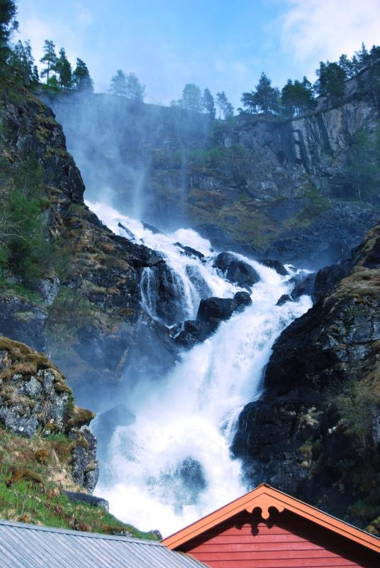 DSC 0073 Ein Wasserfall unterwegs.