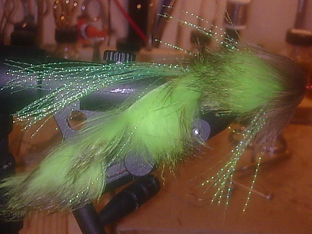 Hechtstreamer
Mustad Salswasserhaken 1/0 2mal lang
Gesamtlänge 13cm