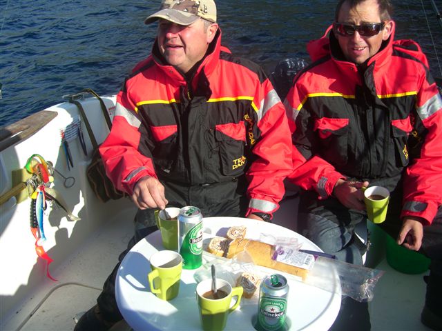 Kaffeekränzchen am Boot