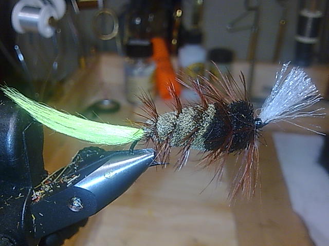 Lachstrockenfliege Bomber
Gr 6