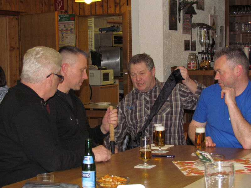 ... seht ihr, die Hülle passt gerade so über meinen besten Freund.